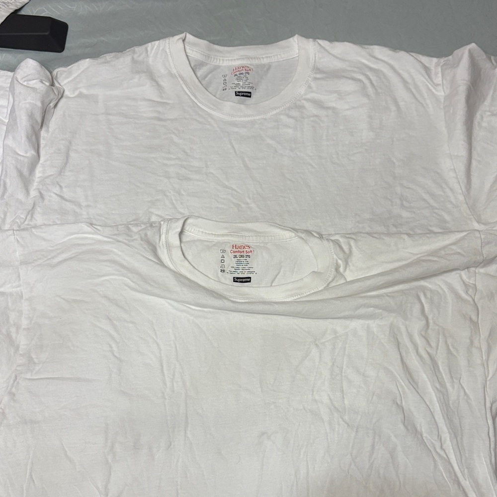 Supreme Hanes Men's White Crewneck T-Shirts (2pack)